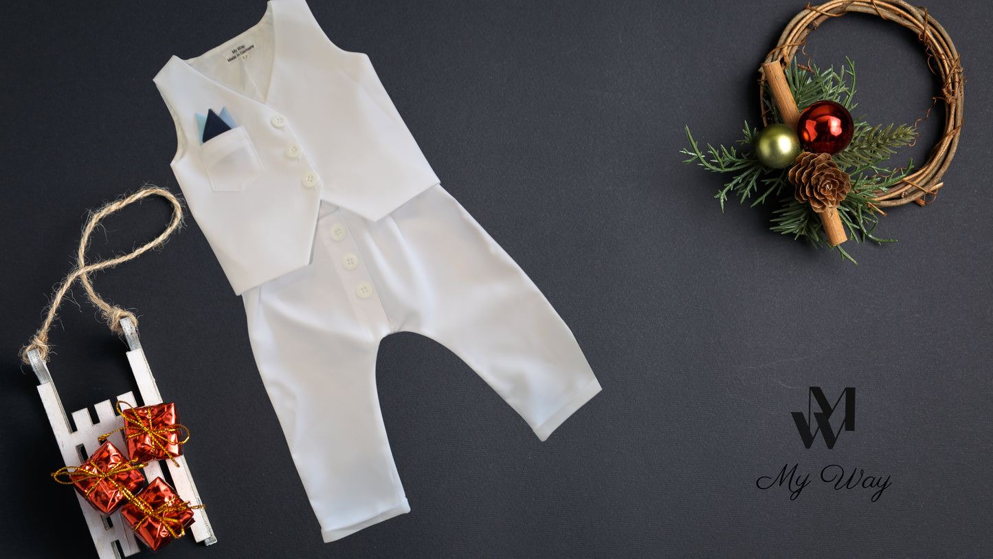 Weiß Kinderanzug für Babys und Kinder. Handgefertigte Kinderanzüge in modischen Designs aus hochwertigen Stoffen. Schneiderei My Way D&A