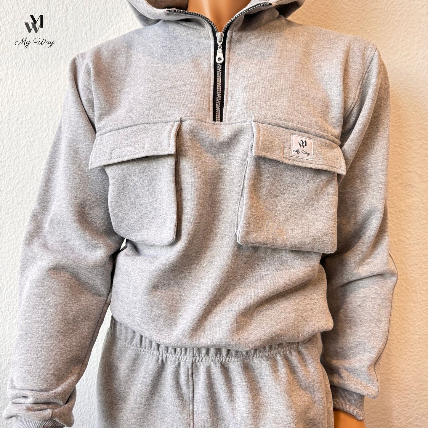 Handgemachter Herren Tracksuit aus Bio-Baumwolle mit Kapuzenpulli, Reißverschluss und vier Taschen, in Grau, Schwarz, Weiß, Royal Blau, Größen S bis XXXXL