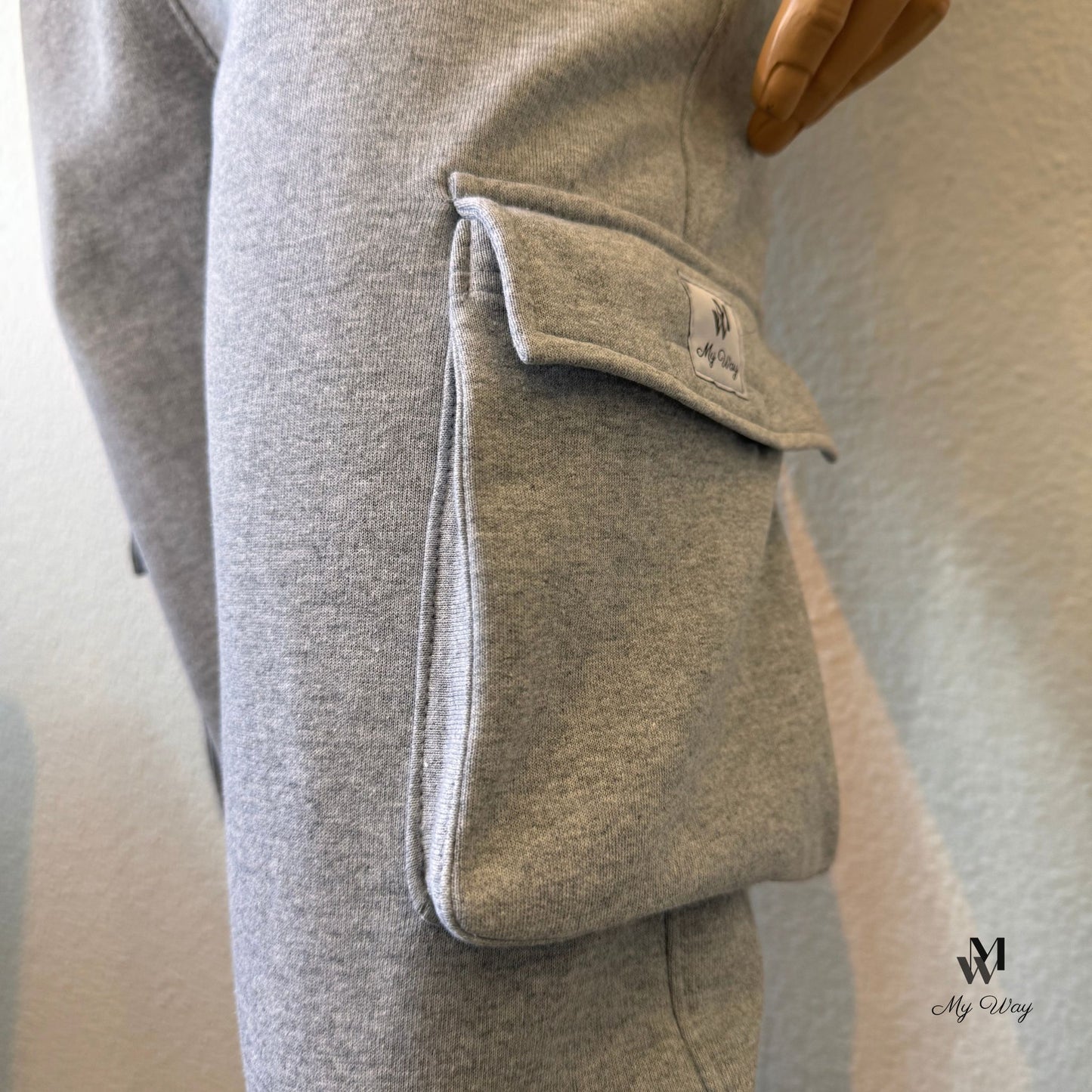 Handgemachter Herren Tracksuit aus Bio-Baumwolle mit Kapuzenpulli, Reißverschluss und vier Taschen, in Grau, Schwarz, Weiß, Royal Blau, Größen S bis XXXXL