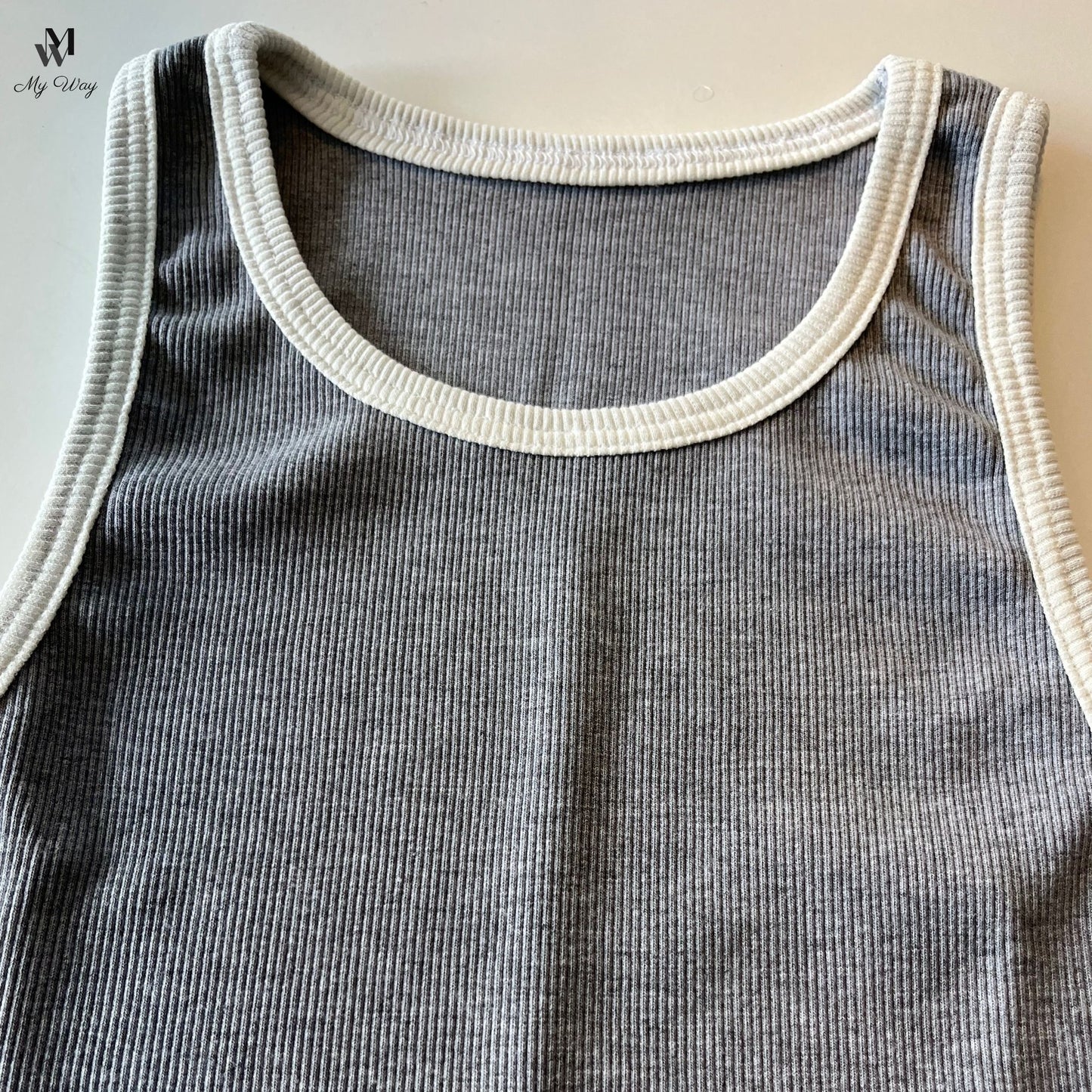 • Graues Tank Top aus Bio-Baumwolle • Handgemachtes Tank Top aus Hamburg • Geripptes graues Tank Top • Nachhaltiges Mode-Tank Top • Umweltfreundliches graues Tank Top