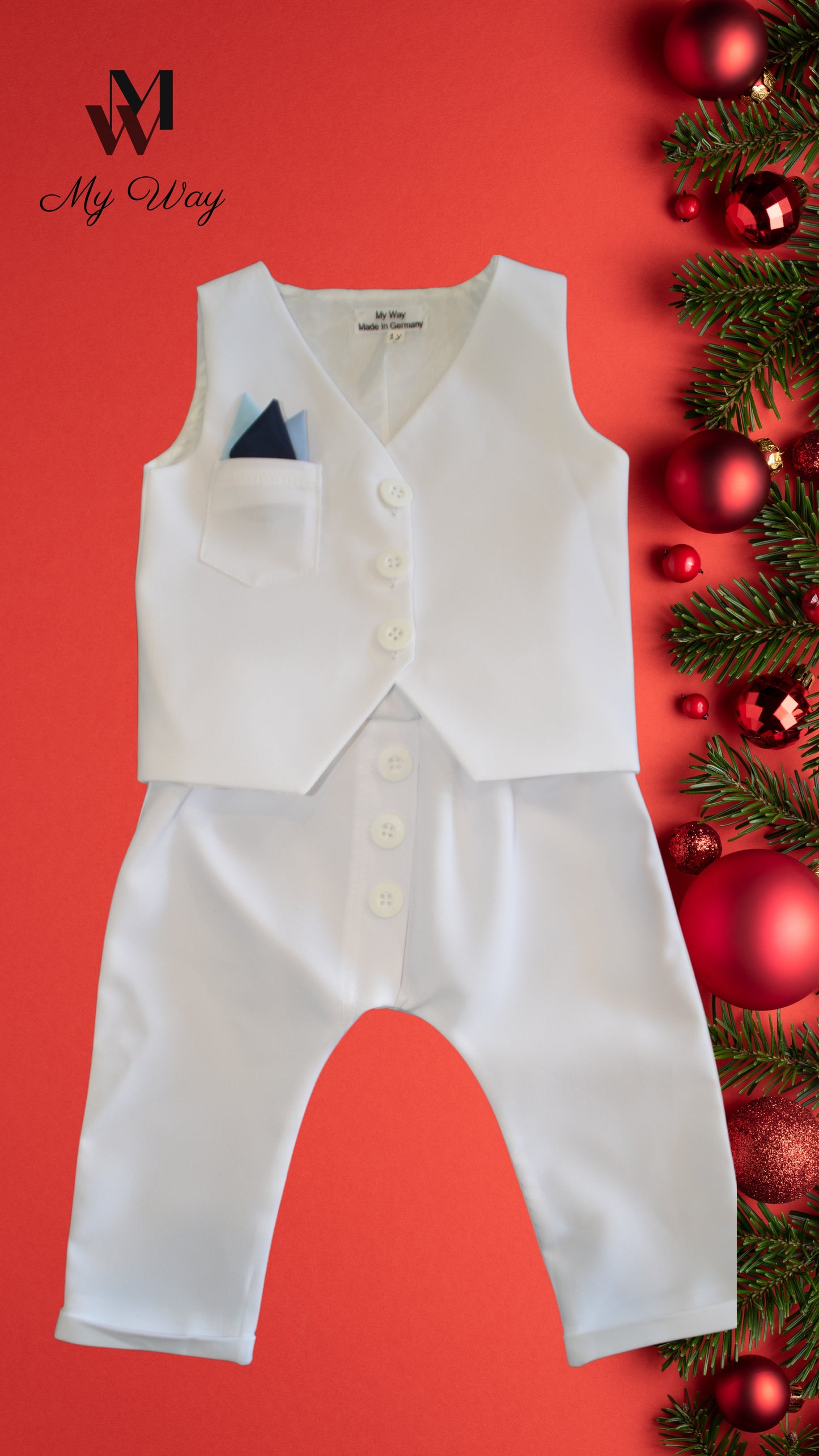 Weiß Kinderanzug für Babys und Kinder. Handgefertigte Kinderanzüge in modischen Designs aus hochwertigen Stoffen. Schneiderei My Way D&A