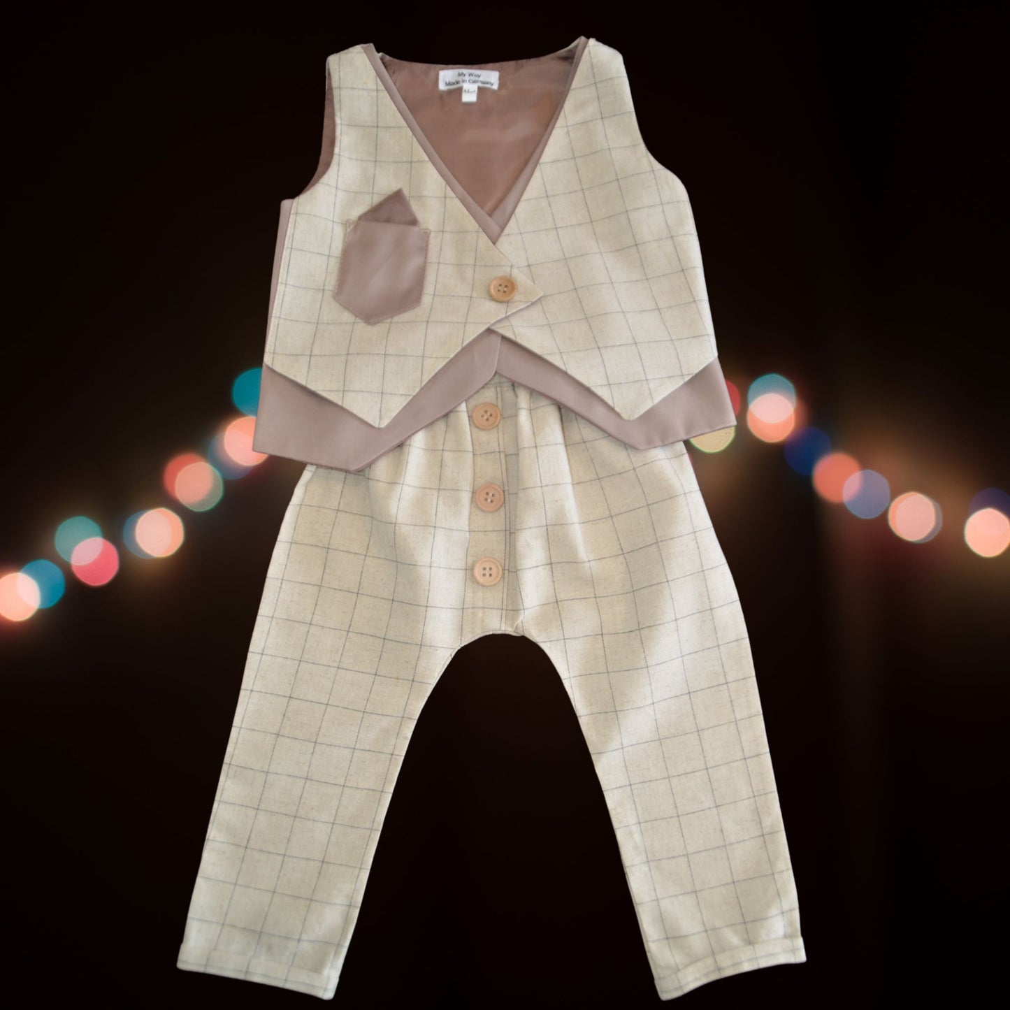 Hochwertige Kinderanzüge von My Way D&A Beige Kinder-Anzüge online kaufen Anzug für Jungen mit Weste- Beige zu günstigen Preisen
