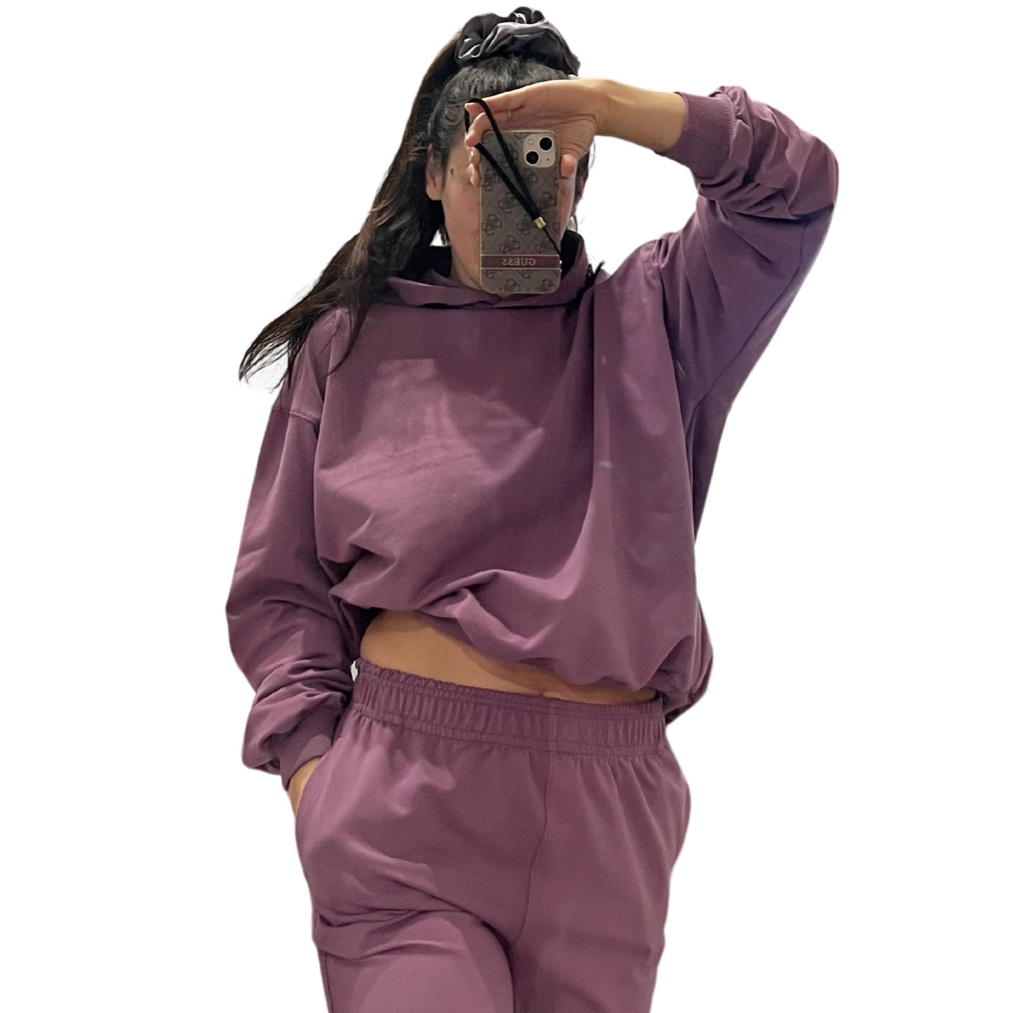 Damen Trainingsanzug in Trendfarbe: Stylisher Hoodie mit V ausschnitt und Jogginghose mit Seitentaschen