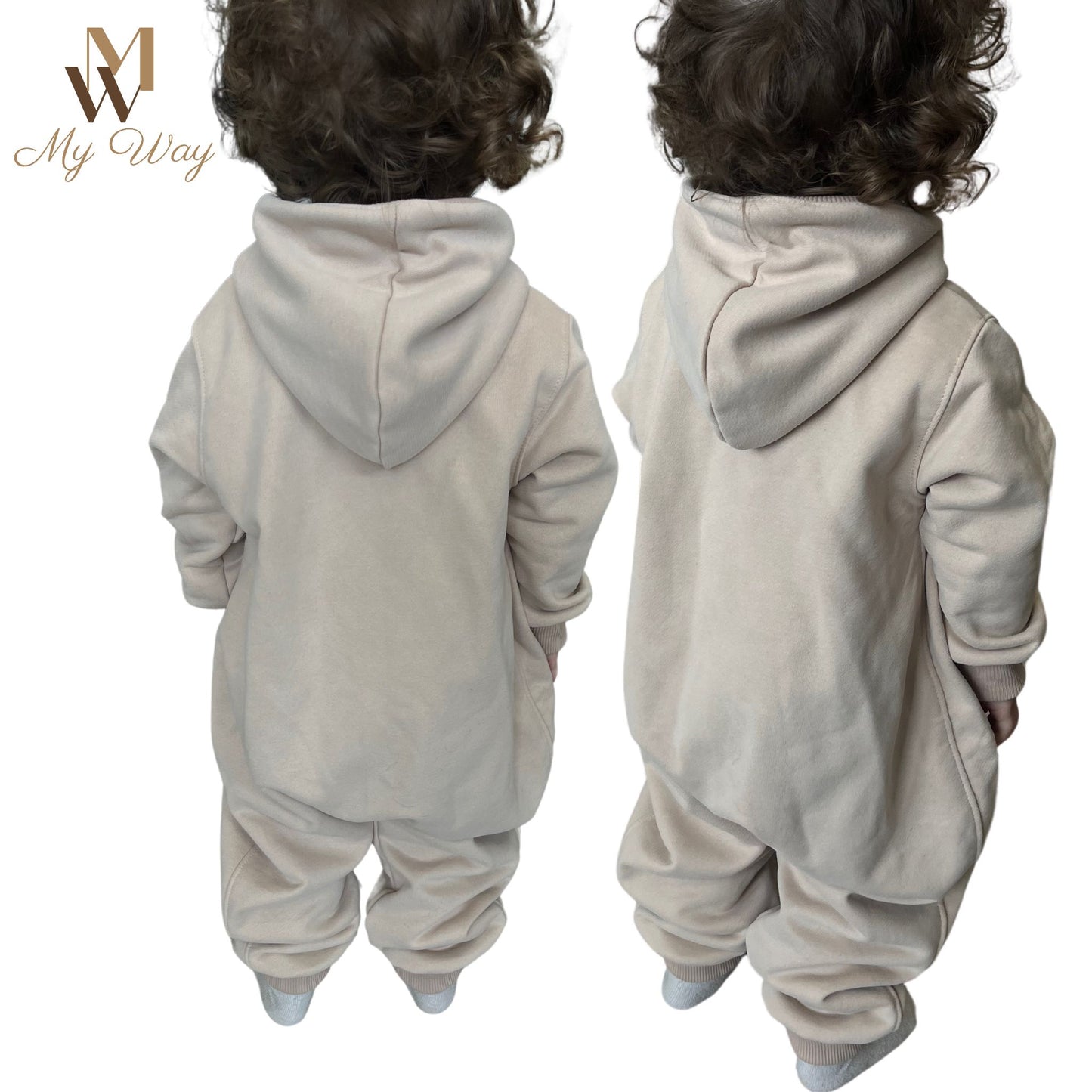 Handgefertigter Walkoverall in Beige für Babys und Kleinkinder mit Kaputze aus reiner Bio Baumwolle