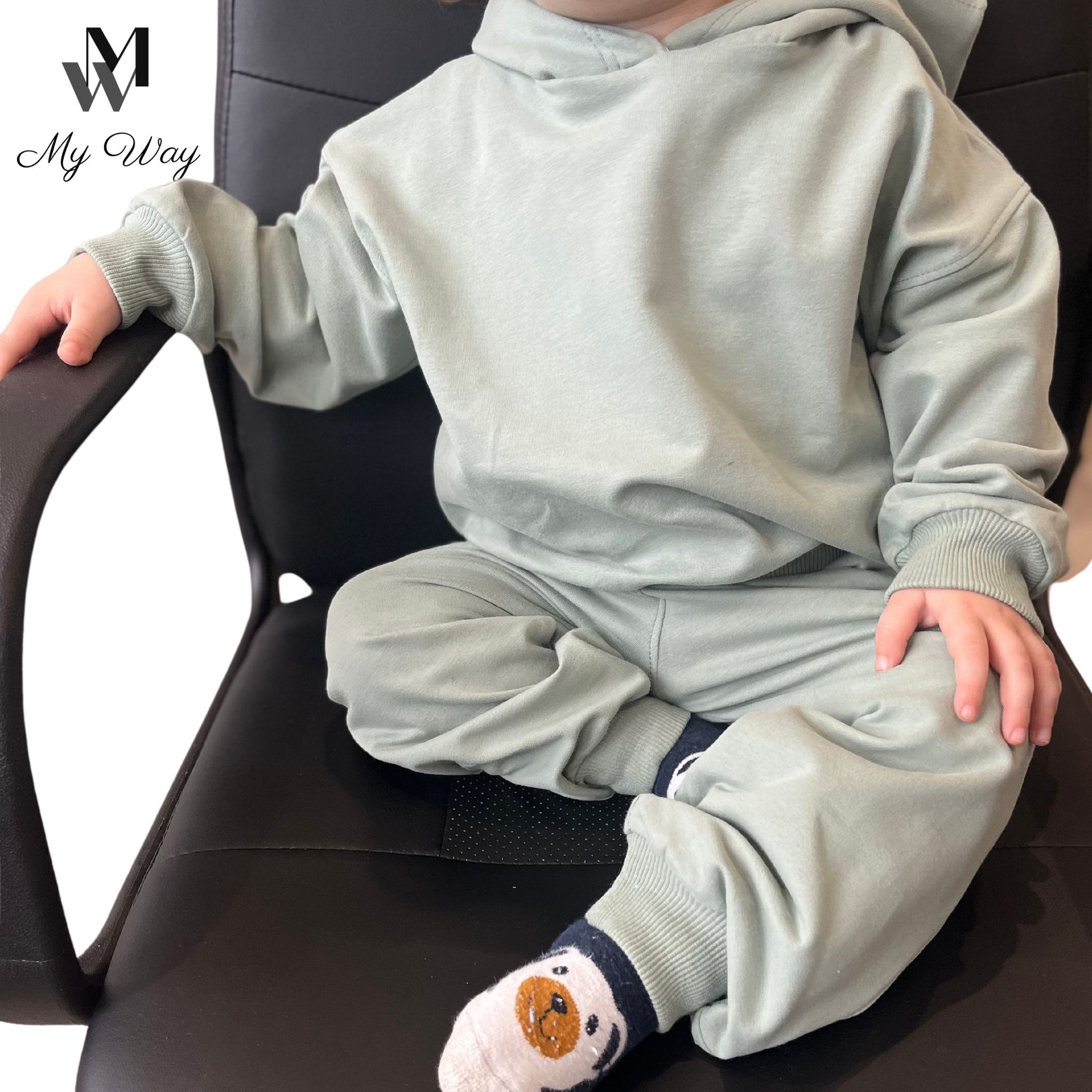 Handgefertigter mintgrüner Hoodie und trainingshose aus Bio-Baumwolle für Babys und Kinder