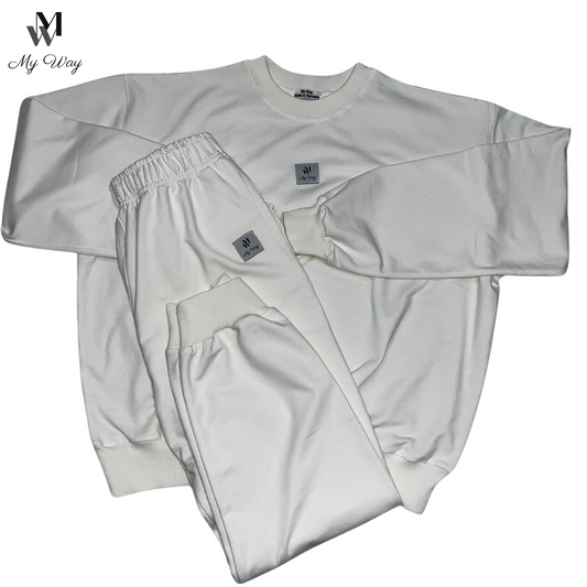 Off White Jogging Set Relaxed Sweatshirt mit Rundhalsausschnitt und Trainingshose mit Seitentaschen