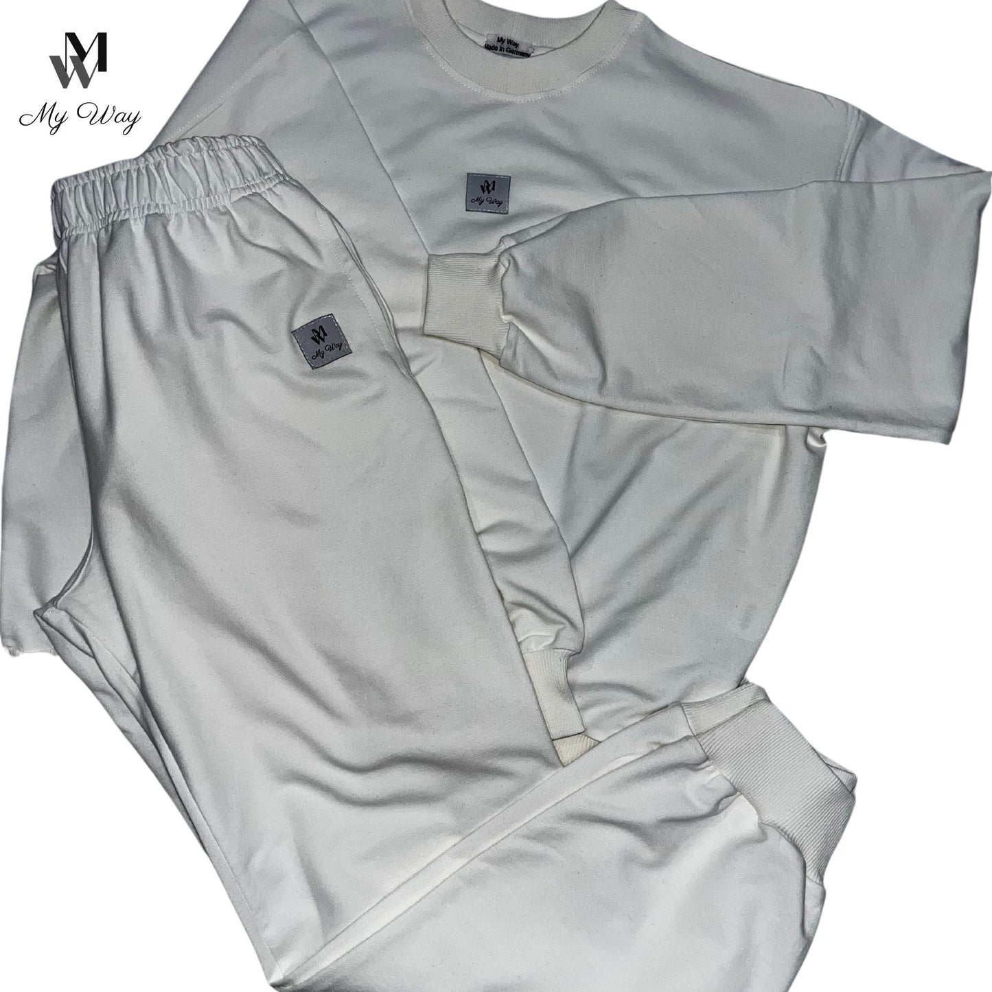 Off White Jogging Set Relaxed Sweatshirt mit Rundhalsausschnitt und Trainingshose mit Seitentaschen